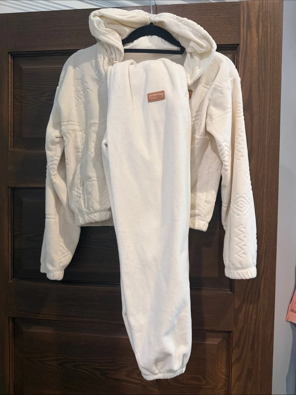 Hurley White Fleece Hooded Half-Zip & Jogger Set. Like new. 10-12